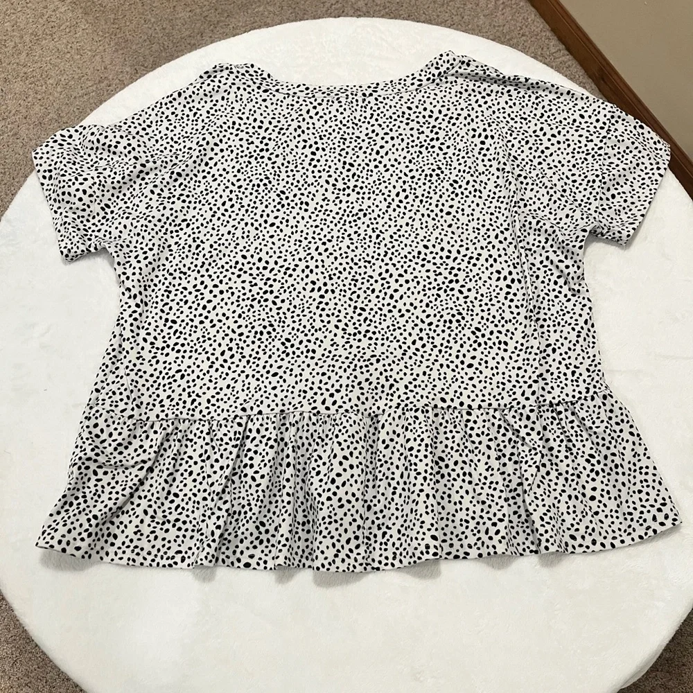 Pink Lily Large Top - Picture 2 of 6